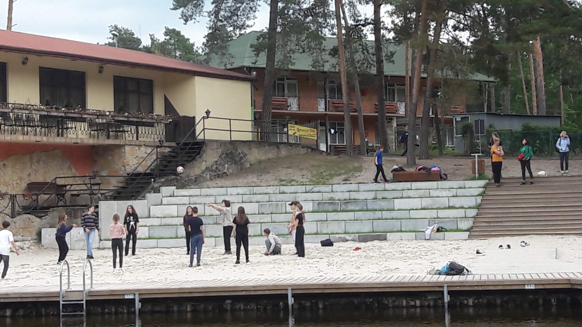 Siatkówka plażowa na rajdzie do Golejowa klasy VII a i VII b