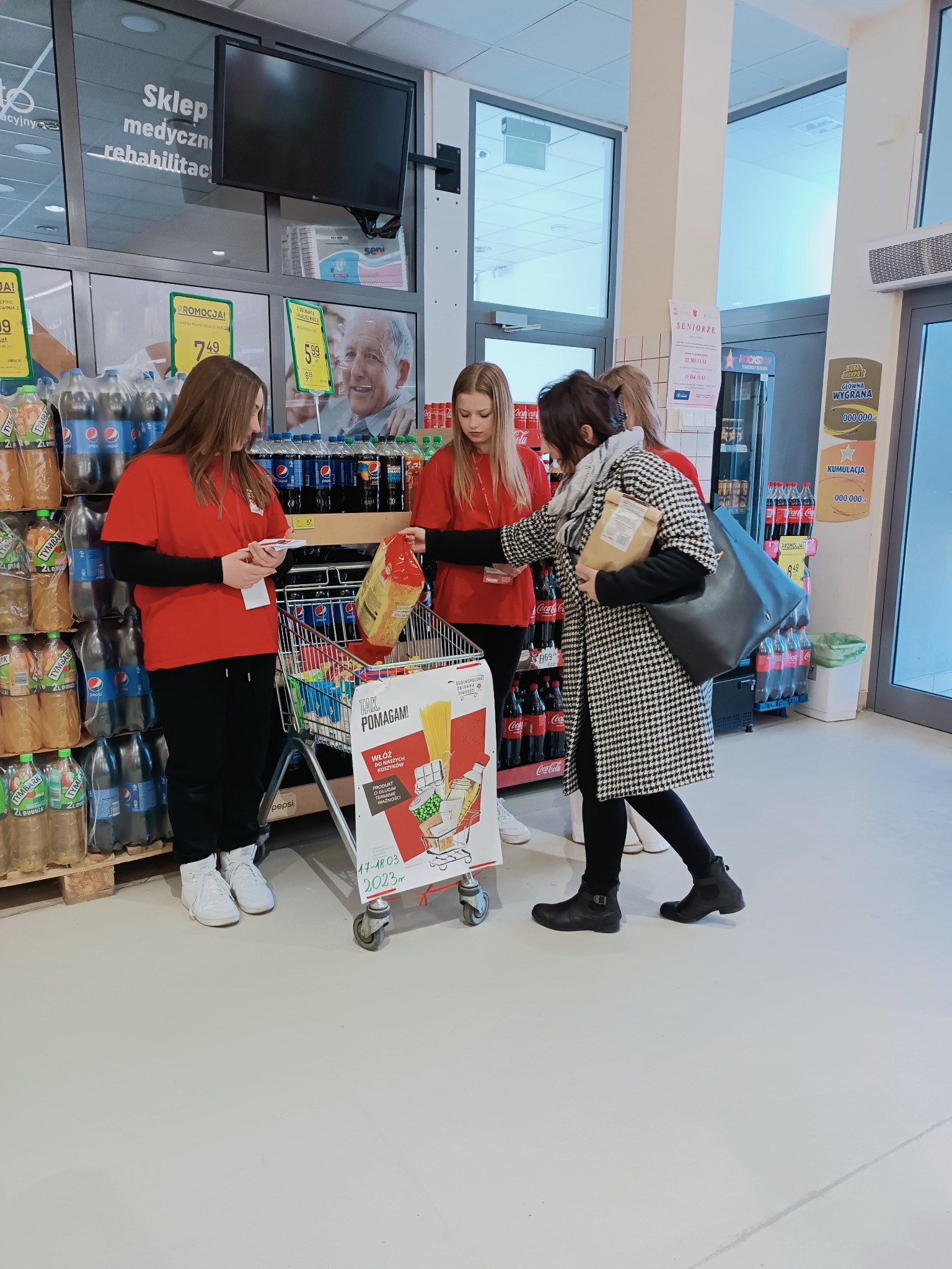 Wolontariuszki podczas akcji zbiórki