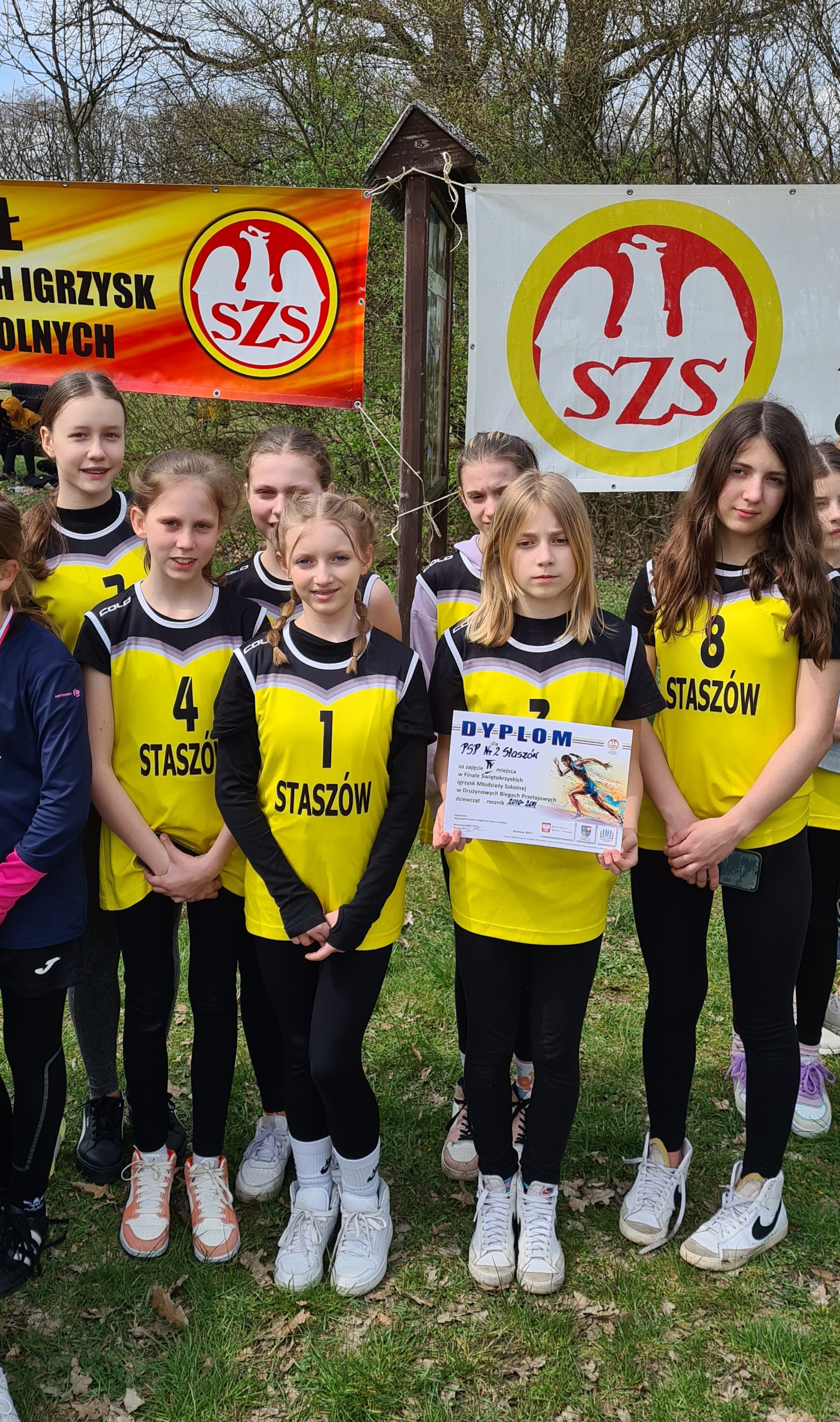 Dekoracja dziewcząt z rocznika 2010-2011
