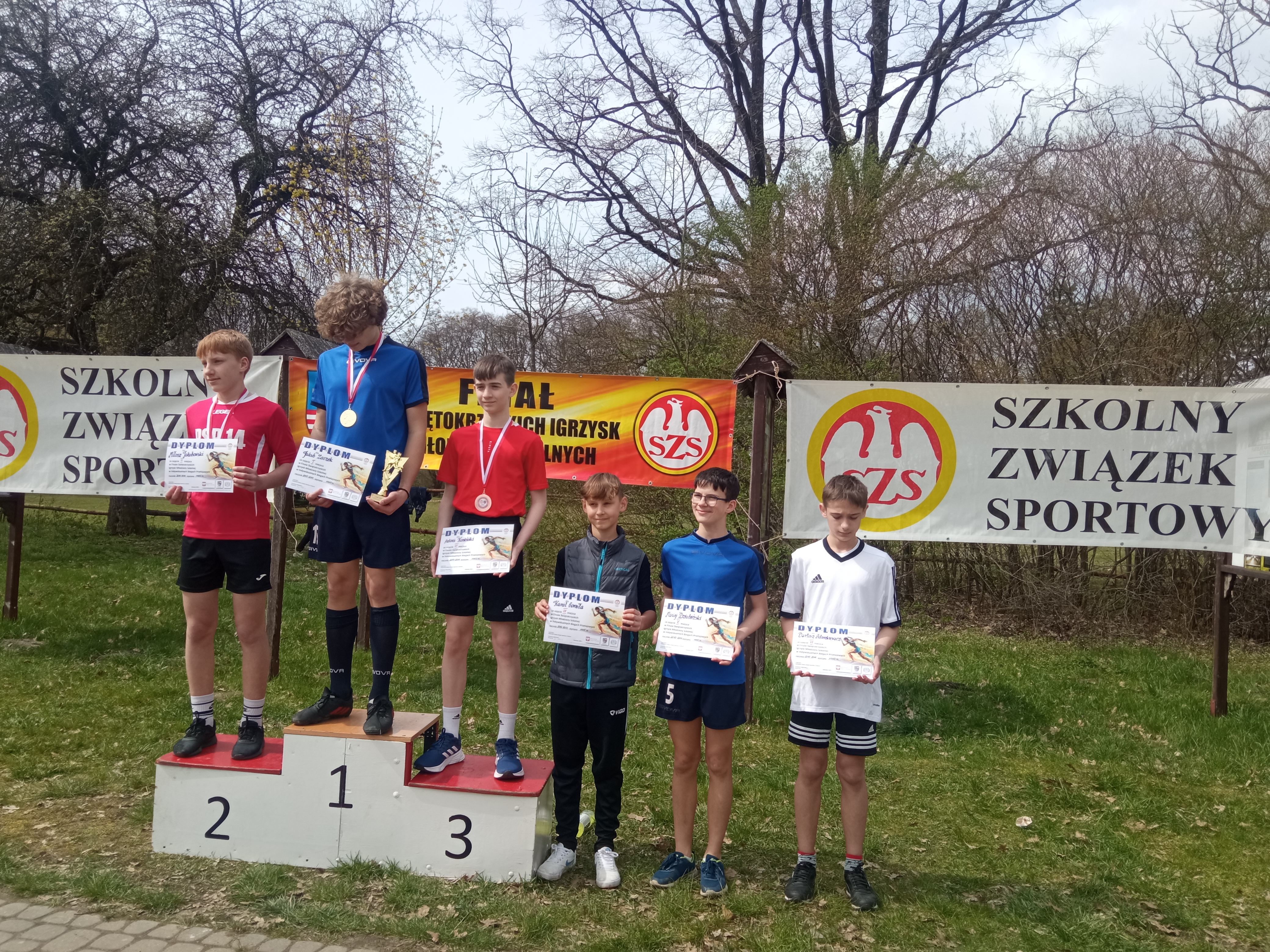 Sześciu najlepszych z rocznika 2010-2011