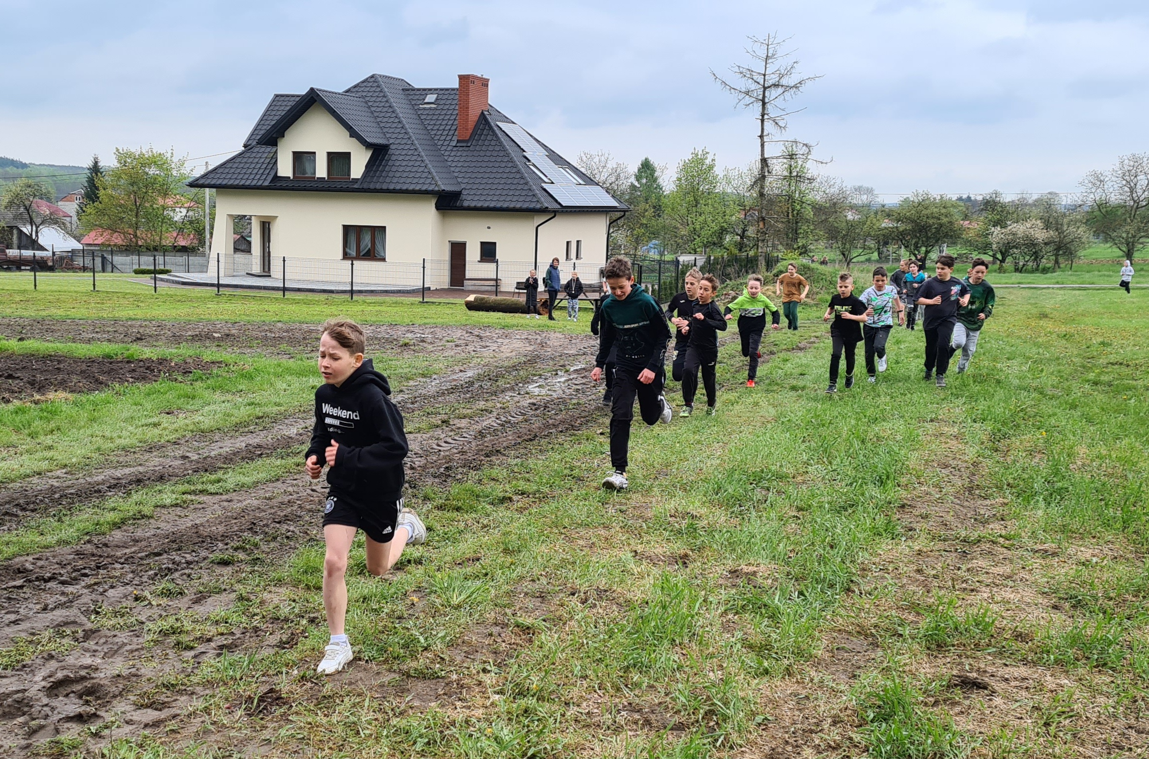Bieg na dystansie 400 m chłopców z klas IV – VI