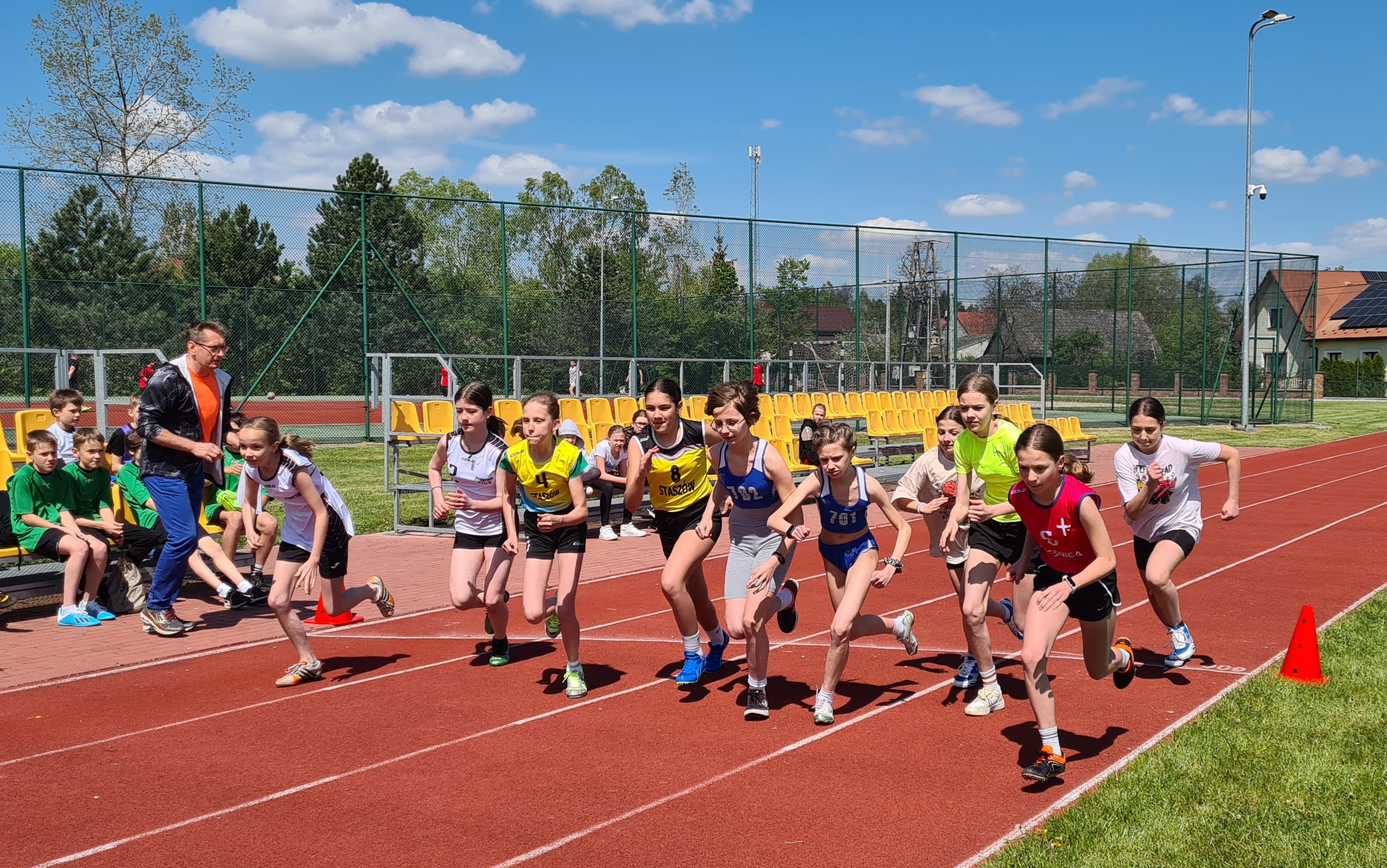 Start 600 m dziewcząt