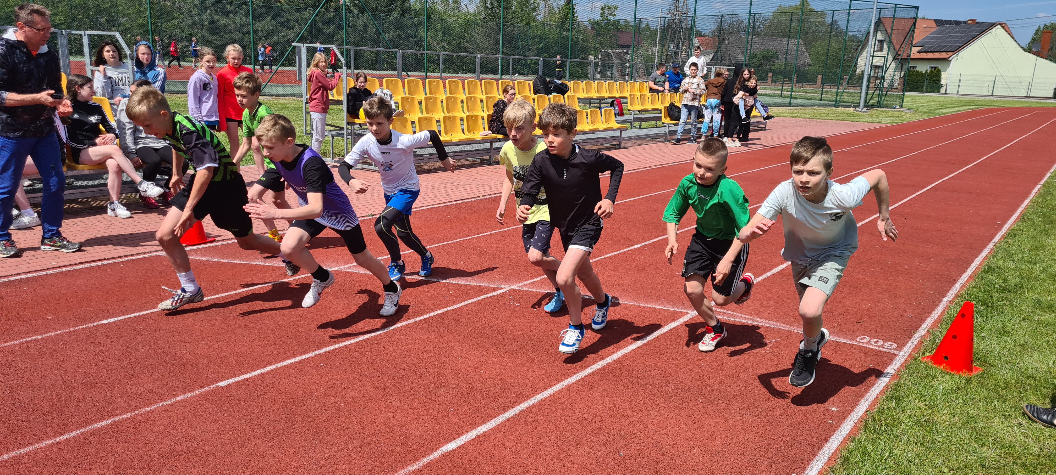 Start 600 m chłopców z klas 4