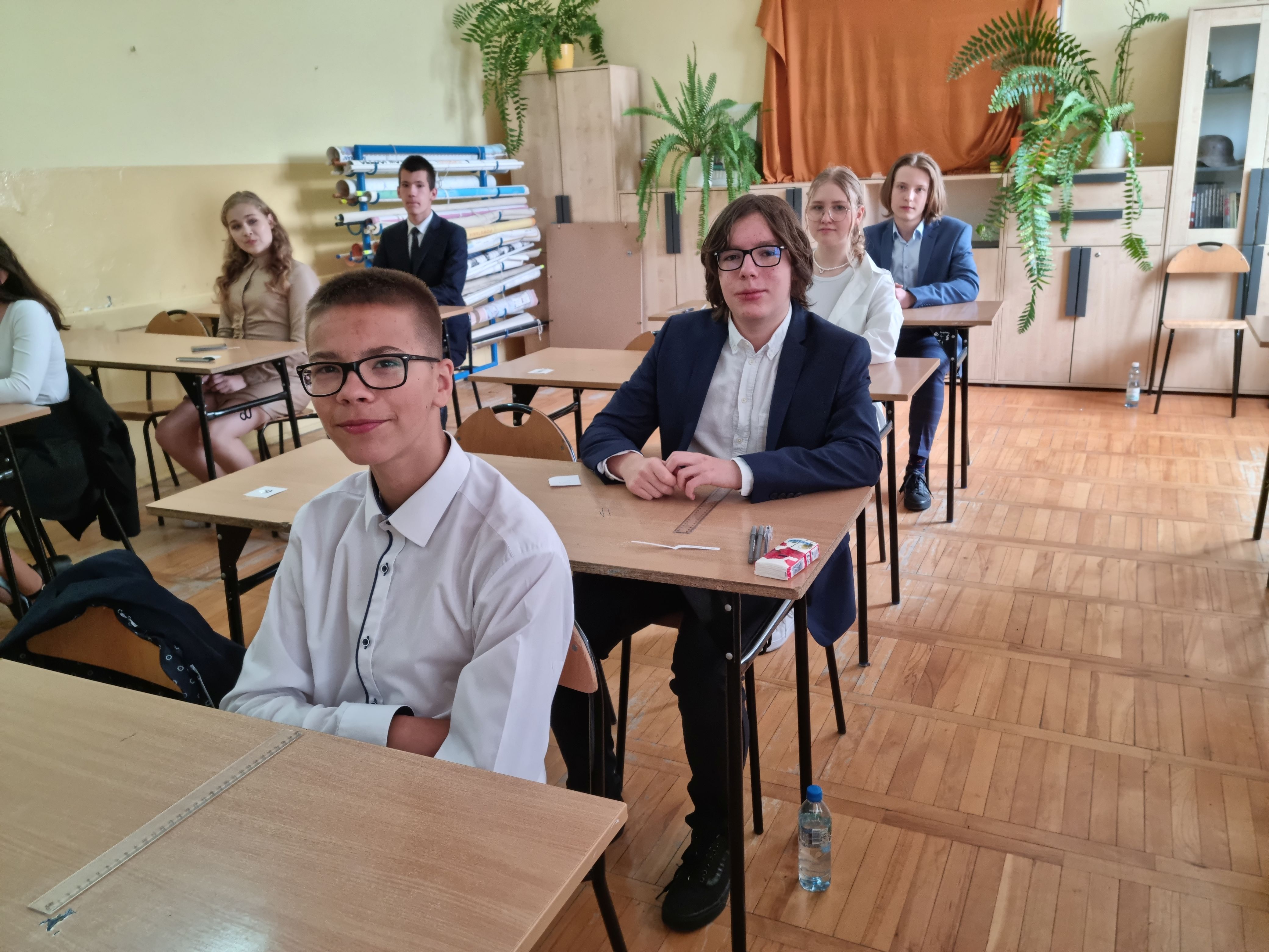 Uczniowie podczas egzaminu klas ósmych
