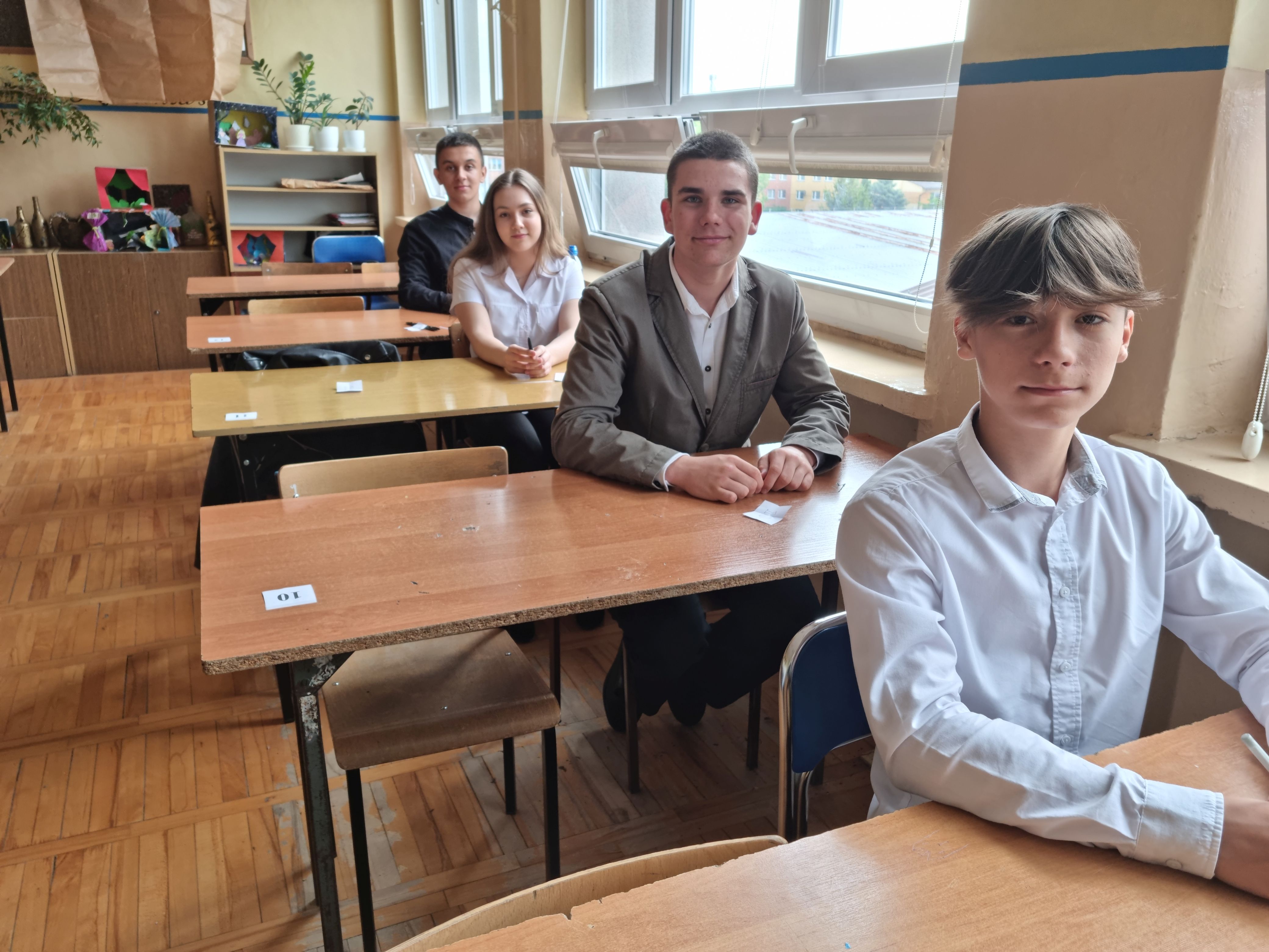 Uczniowie podczas egzaminu klas ósmych