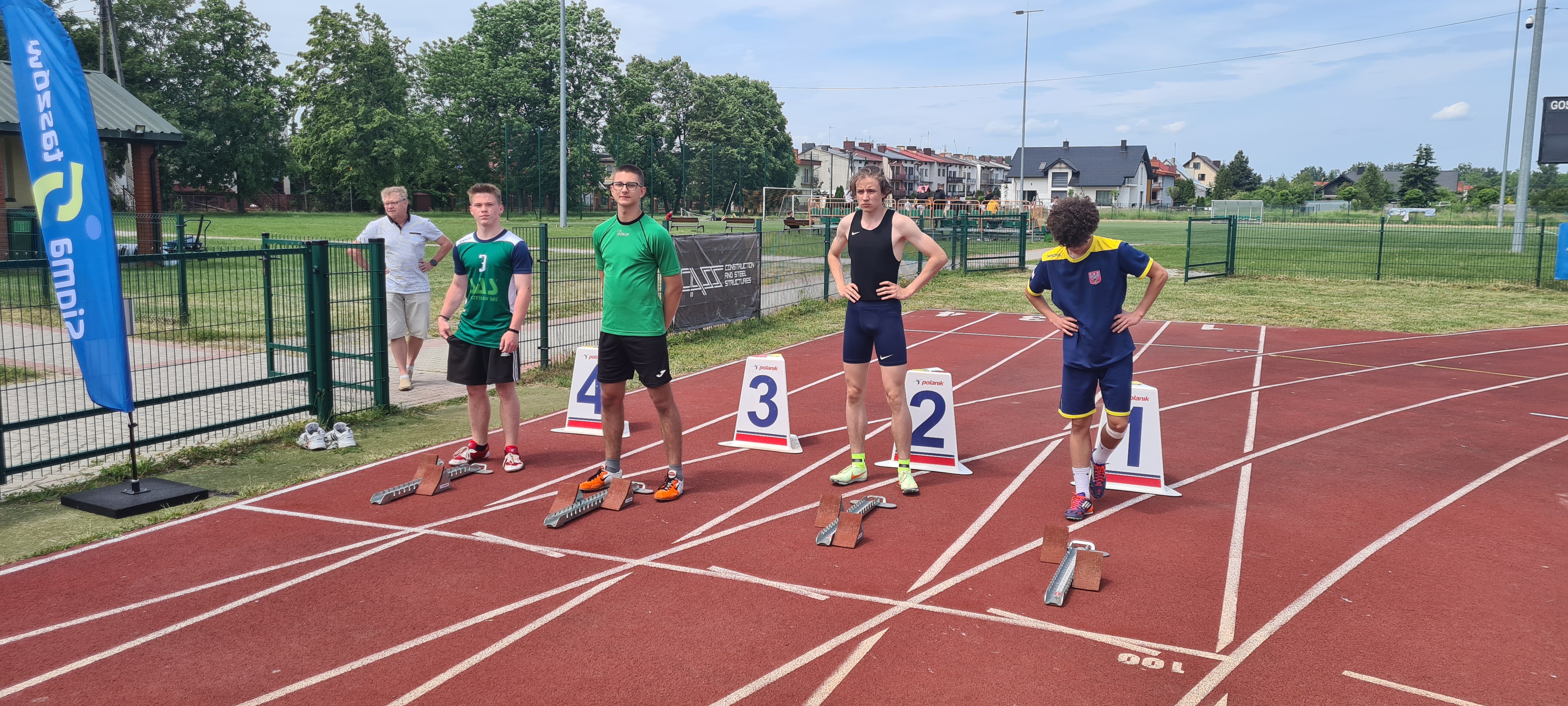 Finaliści biegu na 100 m